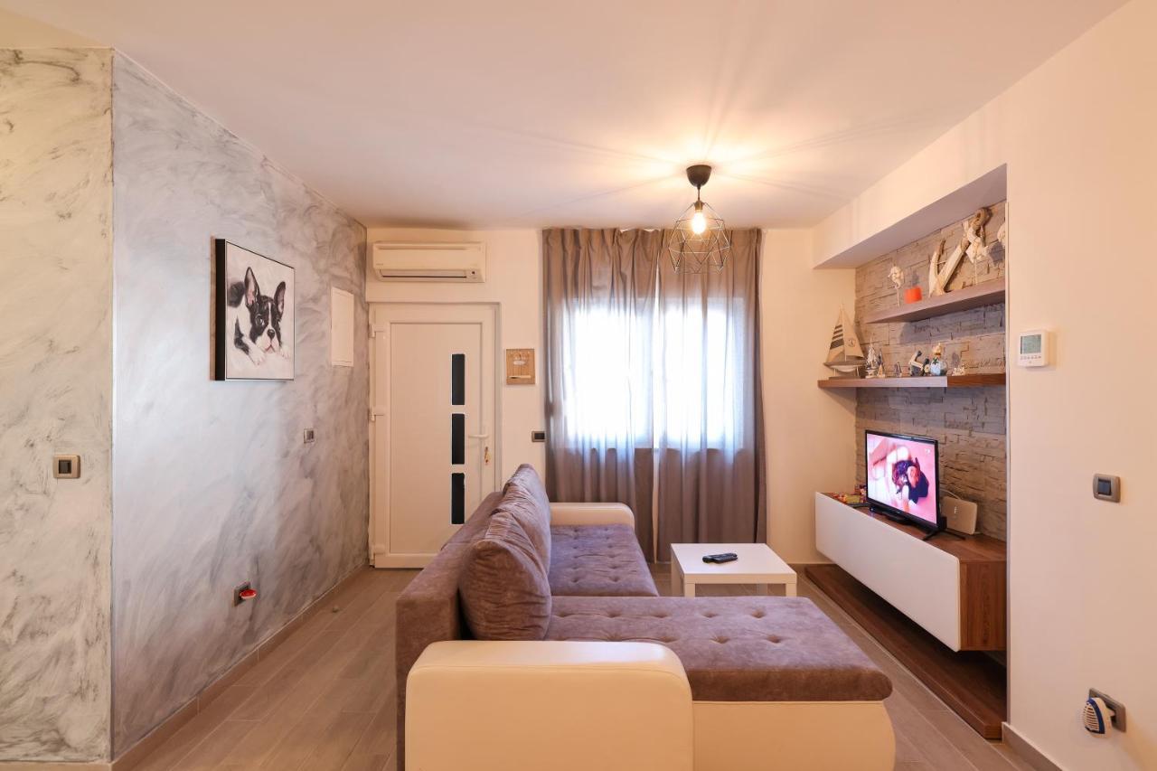 Appartement Coco à Pirovac Extérieur photo