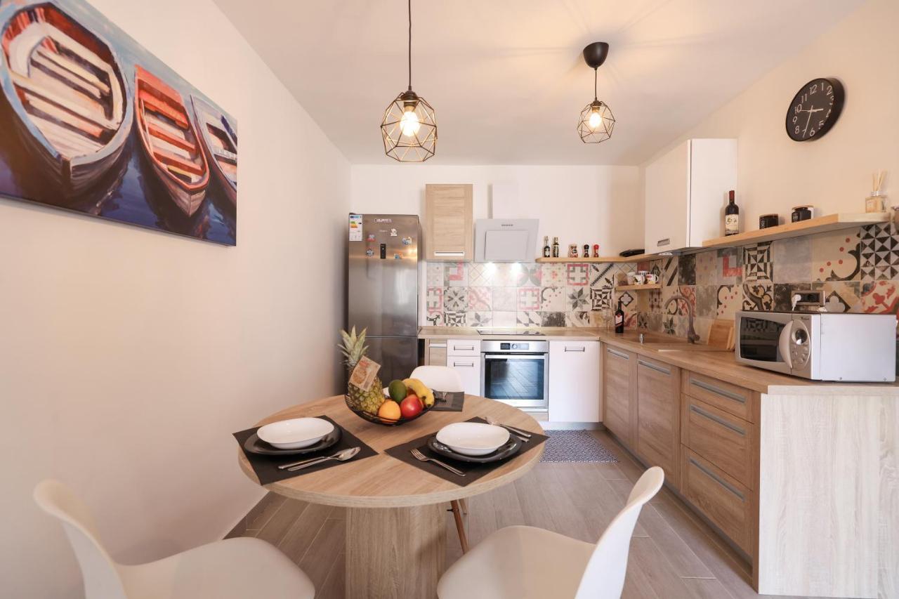 Appartement Coco à Pirovac Extérieur photo