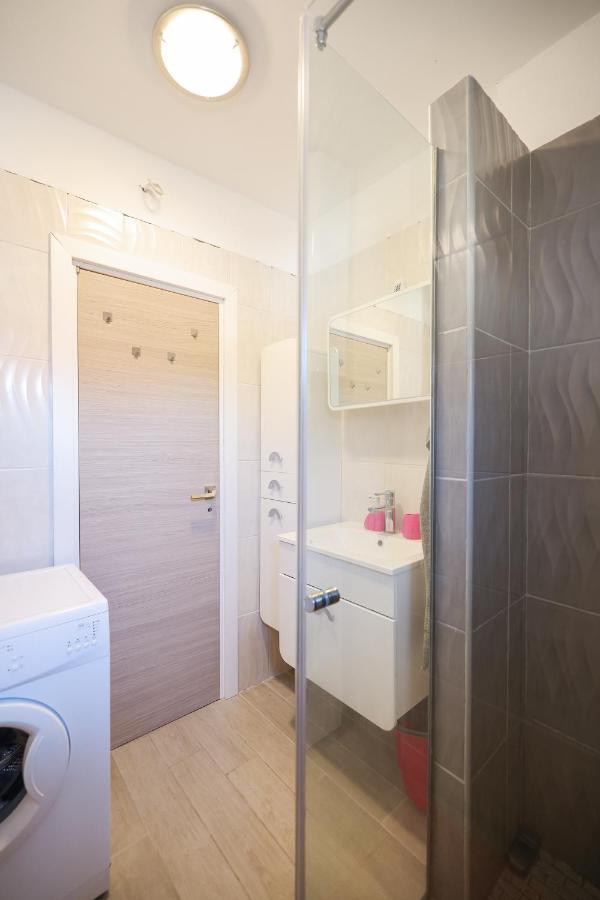 Appartement Coco à Pirovac Extérieur photo